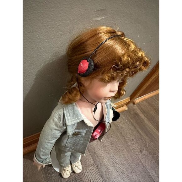 Vintage RCA Baby’s Dream Collection Porcelain Doll with Dog and Headphones 18” - Picture 3 of 13